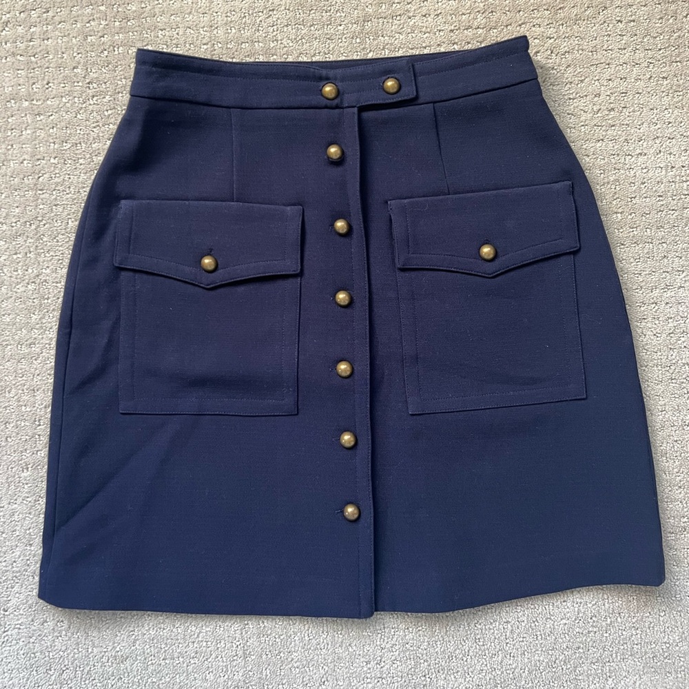 EUC Women’s Forever 21 Dark Blue Mini Skirt with Gold Buttons size 28